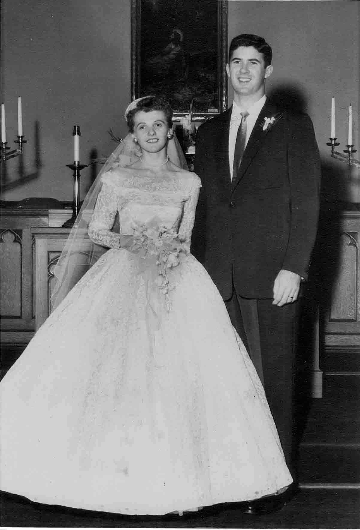 mom and dad wedding pic 1955